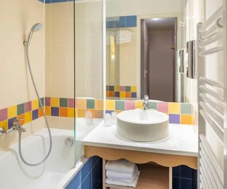 Adagio Paris Parc Expo 3*